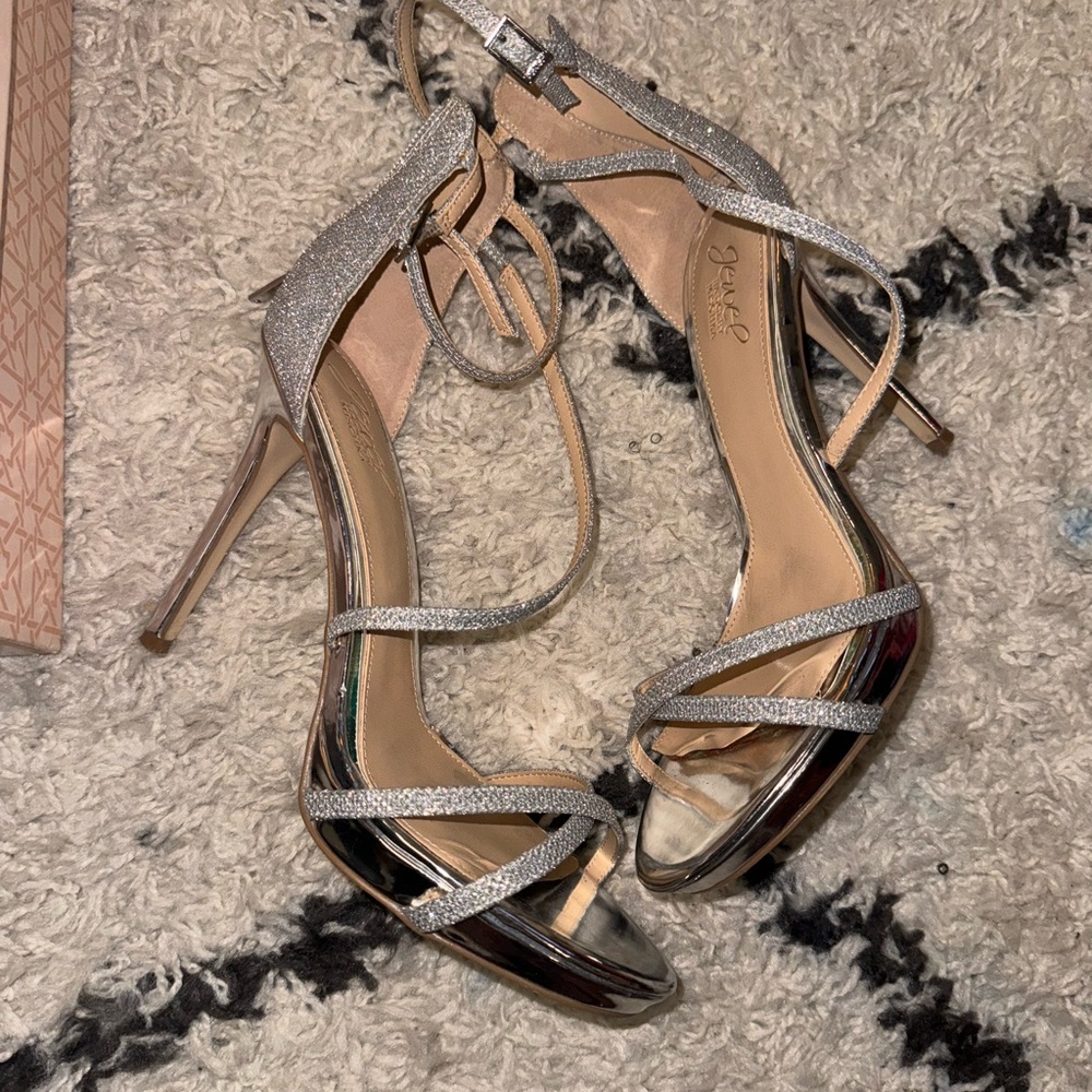 Wedding dress sandals
